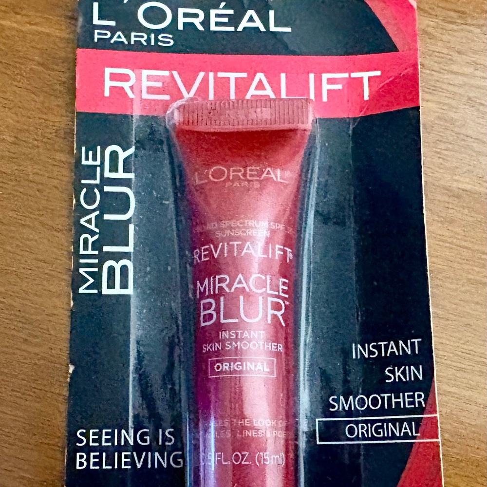 L'OREAL REVITALIFT MIRACLE BLUR Instant Skin Smoother — .5 oz — Sealed